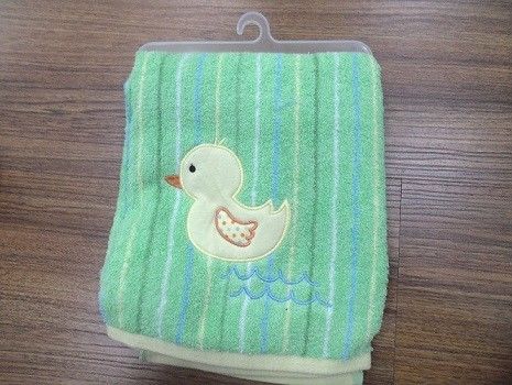 Personalized 100% Cotton Jacquard Bath Towel with Duck Embroide Wholesale Custom Children's Bath Towel